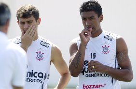 Alex e Paulinho durante o treino desta manh no CT Joaquim Grava, no Parque Ecolgico do Tiete, o prximo jogo ser contra o Ava, amanh, domingo, dia 30/10, no Pacaembu, vlida pela 32 rodada do Brasileiro 2011