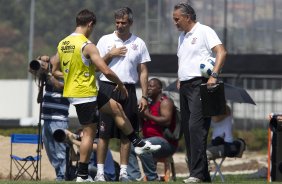 Alex; o preparador fsico Fabio Mahseredjian e Tite durante o treino desta manh no CT Joaquim Grava, no Parque Ecolgico do Tiete, o prximo jogo ser contra o Ava, amanh, domingo, dia 30/10, no Pacaembu, vlida pela 32 rodada do Brasileiro 2011