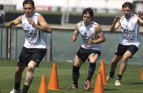 Fabio Santos; Willian e Paulo Andr durante o treino desta manh no CT Joaquim Grava, no Parque Ecolgico do Tiete, o prximo jogo ser contra o Ava, amanh, domingo, dia 30/10, no Pacaembu, vlida pela 32 rodada do Brasileiro 2011