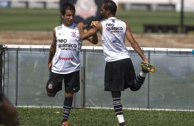 Matheus e Liedson durante o treino desta manh no CT Joaquim Grava, no Parque Ecolgico do Tiete, o prximo jogo ser contra o Ava, amanh, domingo, dia 30/10, no Pacaembu, vlida pela 32 rodada do Brasileiro 2011