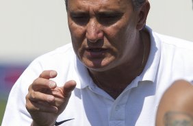 Tite durante o treino desta manh no CT Joaquim Grava, no Parque Ecolgico do Tiete, o prximo jogo ser contra o Ava, amanh, domingo, dia 30/10, no Pacaembu, vlida pela 32 rodada do Brasileiro 2011