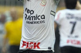 Emerson lamenta perda de um gol durante a partida entre Corinthians x Ava, realizada esta tarde no estdio do Pacaembu, vlida pela 32 rodada do Campeonato Brasileiro de 2011