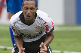 Liedson durante a partida entre Corinthians x Ava, realizada esta tarde no estdio do Pacaembu, vlida pela 32 rodada do Campeonato Brasileiro de 2011