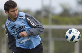 Alex durante o treino desta manh no CT Joaquim Grava, no Parque Ecolgico do Tiete, o prximo jogo ser contra o Amrica-MG, domingo, dia 05/11, no Parque do Sabia, em Uberlandia/MG, vlida pela 33 rodada do Brasileiro 2011