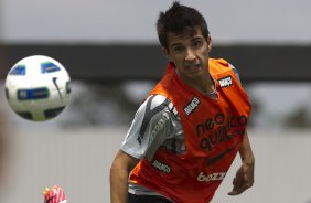 Matheus durante o treino desta manh no CT Joaquim Grava, no Parque Ecolgico do Tiete, o prximo jogo ser contra o Amrica-MG, domingo, dia 05/11, no Parque do Sabia, em Uberlandia/MG, vlida pela 33 rodada do Brasileiro 2011