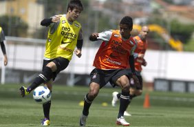 Nene Bonilha e Elias Oliveira durante o treino desta manh no CT Joaquim Grava, no Parque Ecolgico do Tiete, o prximo jogo ser contra o Amrica-MG, domingo, dia 05/11, no Parque do Sabia, em Uberlandia/MG, vlida pela 33 rodada do Brasileiro 2011