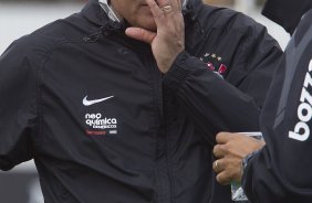 Tite durante o treino desta manh no CT Joaquim Grava, no Parque Ecolgico do Tiete, o prximo jogo ser contra o Amrica-MG, domingo, dia 05/11, no Parque do Sabia, em Uberlandia/MG, vlida pela 33 rodada do Brasileiro 2011