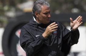 Tite durante o treino desta manh no CT Joaquim Grava, no Parque Ecolgico do Tiete, o prximo jogo ser contra o Amrica-MG, domingo, dia 05/11, no Parque do Sabia, em Uberlandia/MG, vlida pela 33 rodada do Brasileiro 2011