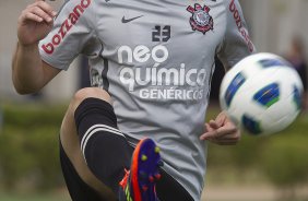 Willian durante o treino desta manh no CT Joaquim Grava, no Parque Ecolgico do Tiete, o prximo jogo ser contra o Amrica-MG, domingo, dia 05/11, no Parque do Sabia, em Uberlandia/MG, vlida pela 33 rodada do Brasileiro 2011