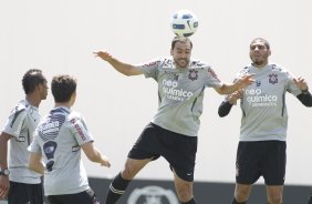 Danilo durante treino do Corinthians realizado no Centro de treinamento Joaquim Grava