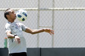 Liedson durante treino do Corinthians realizado no Centro de treinamento Joaquim Grava