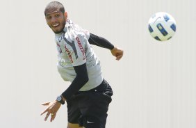 Wallace durante treino do Corinthians realizado no Centro de treinamento Joaquim Grava