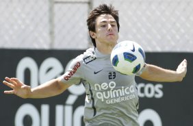 Wiilian durante treino do Corinthians realizado no Centro de treinamento Joaquim Grava