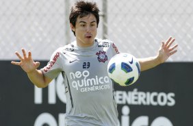 Willian durante treino do Corinthians realizado no Centro de treinamento Joaquim Grava