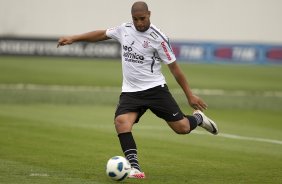 Adriano durante o treino desta tarde no CT Joaquim Grava, no Parque Ecolgico do Tiete, o prximo jogo ser contra o Atltico-PR, domingo, dia 12/11, no estdio do Pacaembu, vlida pela 34 rodada do Brasileiro 2011