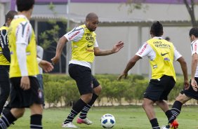 Adriano durante o treino desta tarde no CT Joaquim Grava, no Parque Ecolgico do Tiete, o prximo jogo ser contra o Atltico-PR, domingo, dia 12/11, no estdio do Pacaembu, vlida pela 34 rodada do Brasileiro 2011