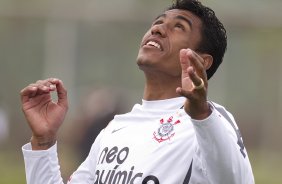 Paulinho durante o treino desta tarde no CT Joaquim Grava, no Parque Ecolgico do Tiete, o prximo jogo ser contra o Atltico-PR, domingo, dia 12/11, no estdio do Pacaembu, vlida pela 34 rodada do Brasileiro 2011