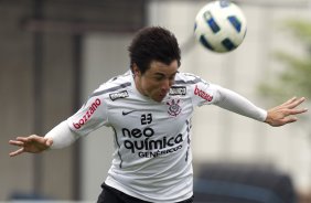 Willian durante o treino desta tarde no CT Joaquim Grava, no Parque Ecolgico do Tiete, o prximo jogo ser contra o Atltico-PR, domingo, dia 12/11, no estdio do Pacaembu, vlida pela 34 rodada do Brasileiro 2011