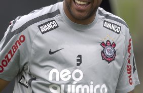 Adriano durante o treino esta manh no CT Joaquim Grava, no Parque Ecolgico do Tiete, o prximo jogo ser contra o Atltico-PR, amanh, domingo, dia 13/11, no estdio do Pacaembu, vlida pela 34 rodada do Brasileiro 2011