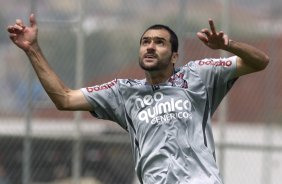 Danilo durante o treino esta manh no CT Joaquim Grava, no Parque Ecolgico do Tiete, o prximo jogo ser contra o Atltico-PR, amanh, domingo, dia 13/11, no estdio do Pacaembu, vlida pela 34 rodada do Brasileiro 2011