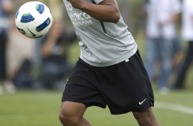 Paulinho durante o treino esta manh no CT Joaquim Grava, no Parque Ecolgico do Tiete, o prximo jogo ser contra o Atltico-PR, amanh, domingo, dia 13/11, no estdio do Pacaembu, vlida pela 34 rodada do Brasileiro 2011