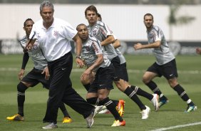 Tite durante o treino esta manh no CT Joaquim Grava, no Parque Ecolgico do Tiete, o prximo jogo ser contra o Atltico-PR, amanh, domingo, dia 13/11, no estdio do Pacaembu, vlida pela 34 rodada do Brasileiro 2011