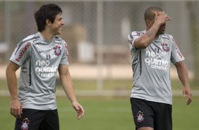 Willian e Emerson que jogam no ataque amanh durante o treino esta manh no CT Joaquim Grava, no Parque Ecolgico do Tiete, o prximo jogo ser contra o Atltico-PR, amanh, domingo, dia 13/11, no estdio do Pacaembu, vlida pela 34 rodada do Brasileiro 2011