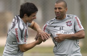 Willian e Emerson que jogam no ataque amanh durante o treino esta manh no CT Joaquim Grava, no Parque Ecolgico do Tiete, o prximo jogo ser contra o Atltico-PR, amanh, domingo, dia 13/11, no estdio do Pacaembu, vlida pela 34 rodada do Brasileiro 2011