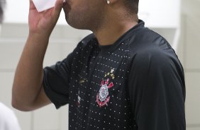 Adriano nos vestiários antes da partida entre Ceará x Corinthians, realizada esta noite no estádio Presidente Vargas, em Fortaleza, válida pela 35ª rodada do Campeonato Brasileiro de 2011