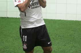 Emerson nos vestiários antes da partida entre Ceará x Corinthians, realizada esta noite no estádio Presidente Vargas, em Fortaleza, válida pela 35ª rodada do Campeonato Brasileiro de 2011
