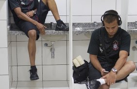 Luis Ramirez e Morais nos vestiários antes da partida entre Ceará x Corinthians, realizada esta noite no estádio Presidente Vargas, em Fortaleza, válida pela 35ª rodada do Campeonato Brasileiro de 2011