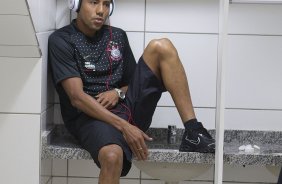 Luis Ramirez nos vestiários antes da partida entre Ceará x Corinthians, realizada esta noite no estádio Presidente Vargas, em Fortaleza, válida pela 35ª rodada do Campeonato Brasileiro de 2011