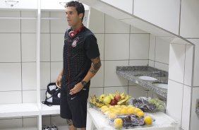 Ramon nos vestiários antes da partida entre Ceará x Corinthians, realizada esta noite no estádio Presidente Vargas, em Fortaleza, válida pela 35ª rodada do Campeonato Brasileiro de 2011