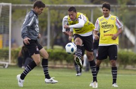 Alex; Ralf e Moradei durante o treino desta tarde no CT Joaquim Grava, no Parque Ecolgico do Tiete, o prximo jogo ser contra o Atltico-MG, domingo dia 20/11, no estdio do Pacaembu, vlida pela 36 rodada do Brasileiro 2011