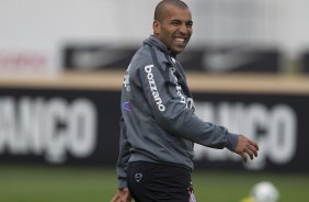 Emerson durante o treino desta tarde no CT Joaquim Grava, no Parque Ecolgico do Tiete, o prximo jogo ser contra o Atltico-MG, domingo dia 20/11, no estdio do Pacaembu, vlida pela 36 rodada do Brasileiro 2011