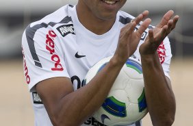 Luis 'Cachito' Ramirez durante o treino desta tarde no CT Joaquim Grava, no Parque Ecolgico do Tiete, o prximo jogo ser contra o Atltico-MG, domingo dia 20/11, no estdio do Pacaembu, vlida pela 36 rodada do Brasileiro 2011