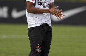 Luis 'Cachito' Ramirez durante o treino desta tarde no CT Joaquim Grava, no Parque Ecolgico do Tiete, o prximo jogo ser contra o Atltico-MG, domingo dia 20/11, no estdio do Pacaembu, vlida pela 36 rodada do Brasileiro 2011