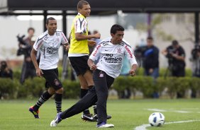 Paulinho durante o treino desta tarde no CT Joaquim Grava, no Parque Ecolgico do Tiete, o prximo jogo ser contra o Atltico-MG, domingo dia 20/11, no estdio do Pacaembu, vlida pela 36 rodada do Brasileiro 2011