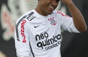Paulinho que retorna ao time titular durante o treino desta tarde no CT Joaquim Grava, no Parque Ecolgico do Tiete, o prximo jogo ser contra o Atltico-MG, domingo dia 20/11, no estdio do Pacaembu, vlida pela 36 rodada do Brasileiro 2011