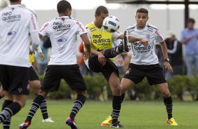 Willian Aarao e Welder durante o treino desta tarde no CT Joaquim Grava, no Parque Ecolgico do Tiete, o prximo jogo ser contra o Atltico-MG, domingo dia 20/11, no estdio do Pacaembu, vlida pela 36 rodada do Brasileiro 2011