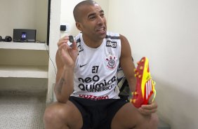 Emerson nos vestirios antes da partida entre Corinthians x Atltico-MG, realizada esta tarde no estdio do Pacaembu, vlida pela 36 rodada do Campeonato Brasileiro de 2011