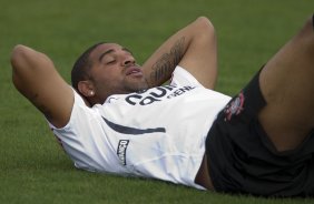 Adriano durante o treino desta manh no CT Joaquim Grava, no Parque Ecolgico do Tiete, o prximo jogo ser contra o Figueirense/SC, domingo dia 26/11, no estdio Orlando Scarpelli, vlida pela 37 rodada do Brasileiro 2011