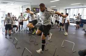 Adriano durante o treino desta manh no CT Joaquim Grava, no Parque Ecolgico do Tiete, o prximo jogo ser contra o Figueirense/SC, domingo dia 26/11, no estdio Orlando Scarpelli, vlida pela 37 rodada do Brasileiro 2011