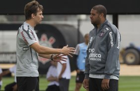 Paulo Andr e Adriano durante o treino desta manh no CT Joaquim Grava, no Parque Ecolgico do Tiete, o prximo jogo ser contra o Figueirense/SC, domingo dia 26/11, no estdio Orlando Scarpelli, vlida pela 37 rodada do Brasileiro 2011