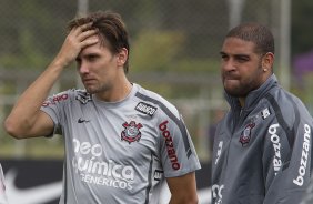 Paulo Andr e Adriano durante o treino desta manh no CT Joaquim Grava, no Parque Ecolgico do Tiete, o prximo jogo ser contra o Figueirense/SC, domingo dia 26/11, no estdio Orlando Scarpelli, vlida pela 37 rodada do Brasileiro 2011