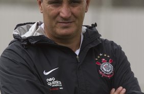 Tite durante o treino desta manh no CT Joaquim Grava, no Parque Ecolgico do Tiete, o prximo jogo ser contra o Figueirense/SC, domingo dia 26/11, no estdio Orlando Scarpelli, vlida pela 37 rodada do Brasileiro 2011