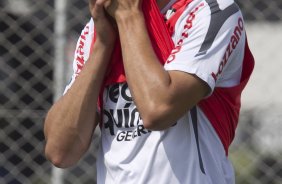 Leandro Castn durante o treino desta manh no CT Joaquim Grava, no Parque Ecolgico do Tiete, o prximo jogo ser contra o Figueirense/SC, amanh, domingo dia 27/11, no estdio Orlando Scarpelli, vlida pela 37 rodada do Brasileiro 2011