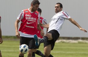 Leandro Castn e Danilo durante o treino desta manh no CT Joaquim Grava, no Parque Ecolgico do Tiete, o prximo jogo ser contra o Figueirense/SC, amanh, domingo dia 27/11, no estdio Orlando Scarpelli, vlida pela 37 rodada do Brasileiro 2011