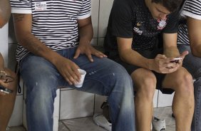 Adriano e Alex nos vestiários antes da partida entre FIGUEIRENSE/SC x CORINTHIANS/SP, realizada esta tarde no estádio Orlando Scarpelli, válida pela 37ª rodada do Campeonato Brasileiro de 2011. Florianópolis/Brasil