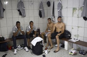 Jogadores nos vestirios antes da partida entre FIGUEIRENSE/SC x CORINTHIANS/SP, realizada esta tarde no estdio Orlando Scarpelli, vlida pela 37 rodada do Campeonato Brasileiro de 2011. Florianpolis/Brasil